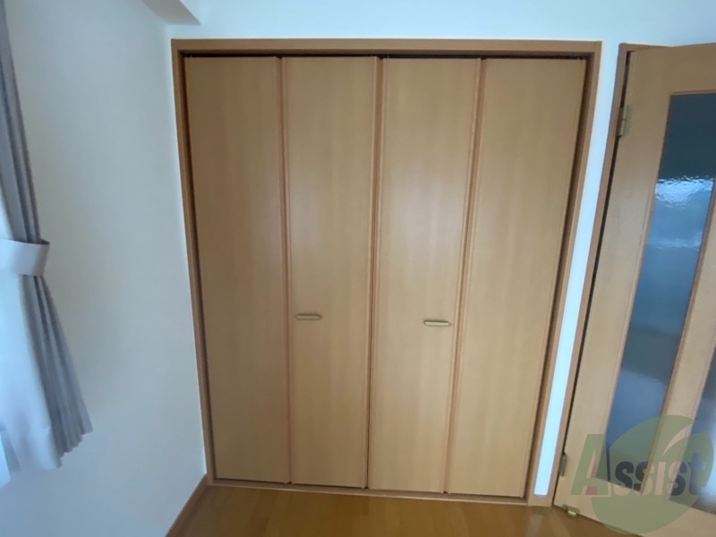 収納　収納はこちらのクローゼットをお使いください。