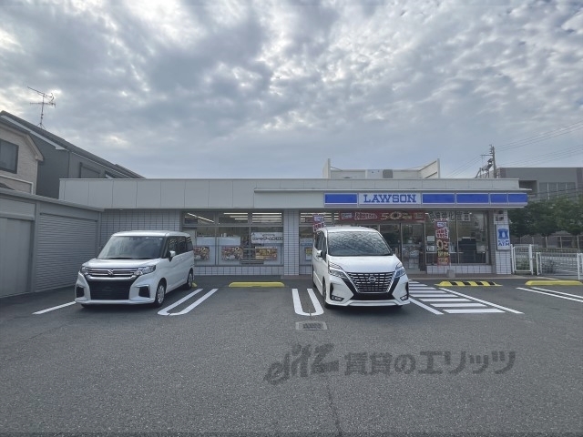 コンビニ　ローソン伊丹昆陽池一丁目店（コンビニ）まで500m