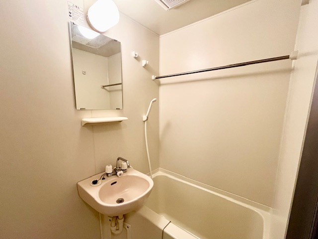 洗面設備　設備・使用は号室により異なる為、現状を優先いたします