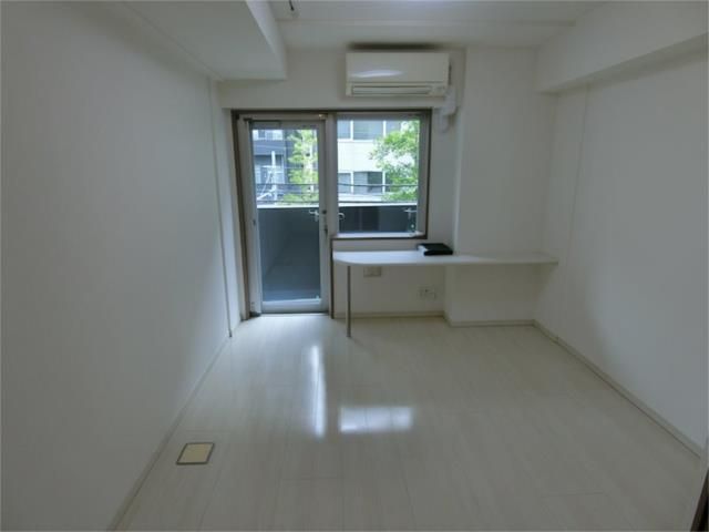 居室・リビング　※同タイプ・別部屋の参考写真です。