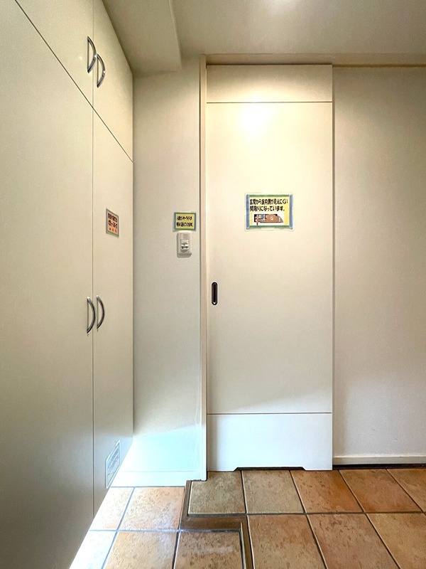 玄関　別部屋同間取