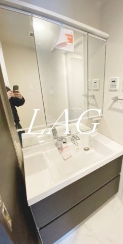 洗面設備　独立洗面台です。