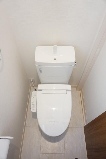 トイレ　温水洗浄便座機能です