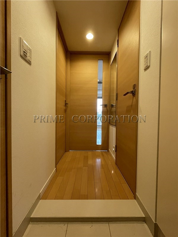 玄関　※参考写真※