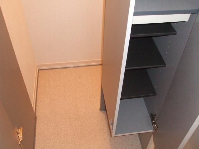 玄関　☆玄関収納（靴箱に物置付き）☆