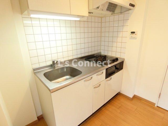 キッチン　２口ガスコンロのシステムキッチン。