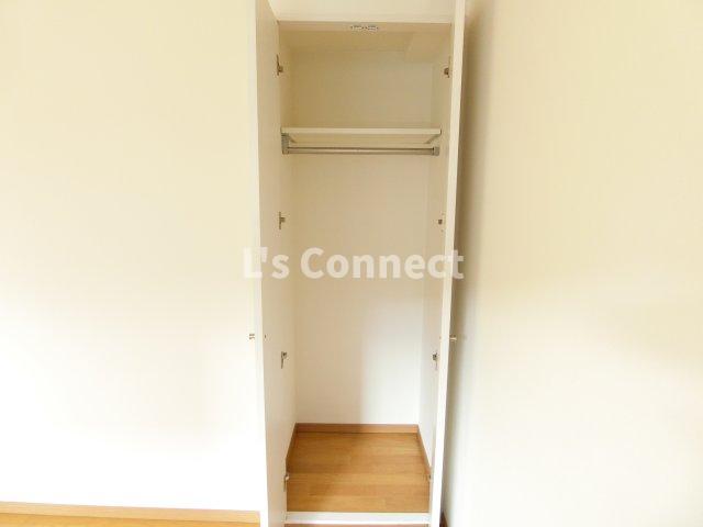 収納　クローゼットでお荷物もすっきり収納。