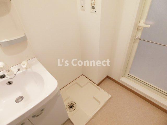 その他設備　室内洗濯機置き場には排水パン付き。