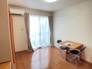 居室・リビング　同タイプ物件の為、形状や間取寸法、色調等が実際とは異なります