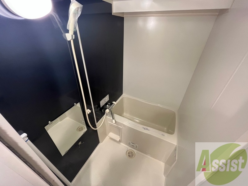 バス・シャワールーム　お風呂になります。一日の疲れを癒してくださいね。