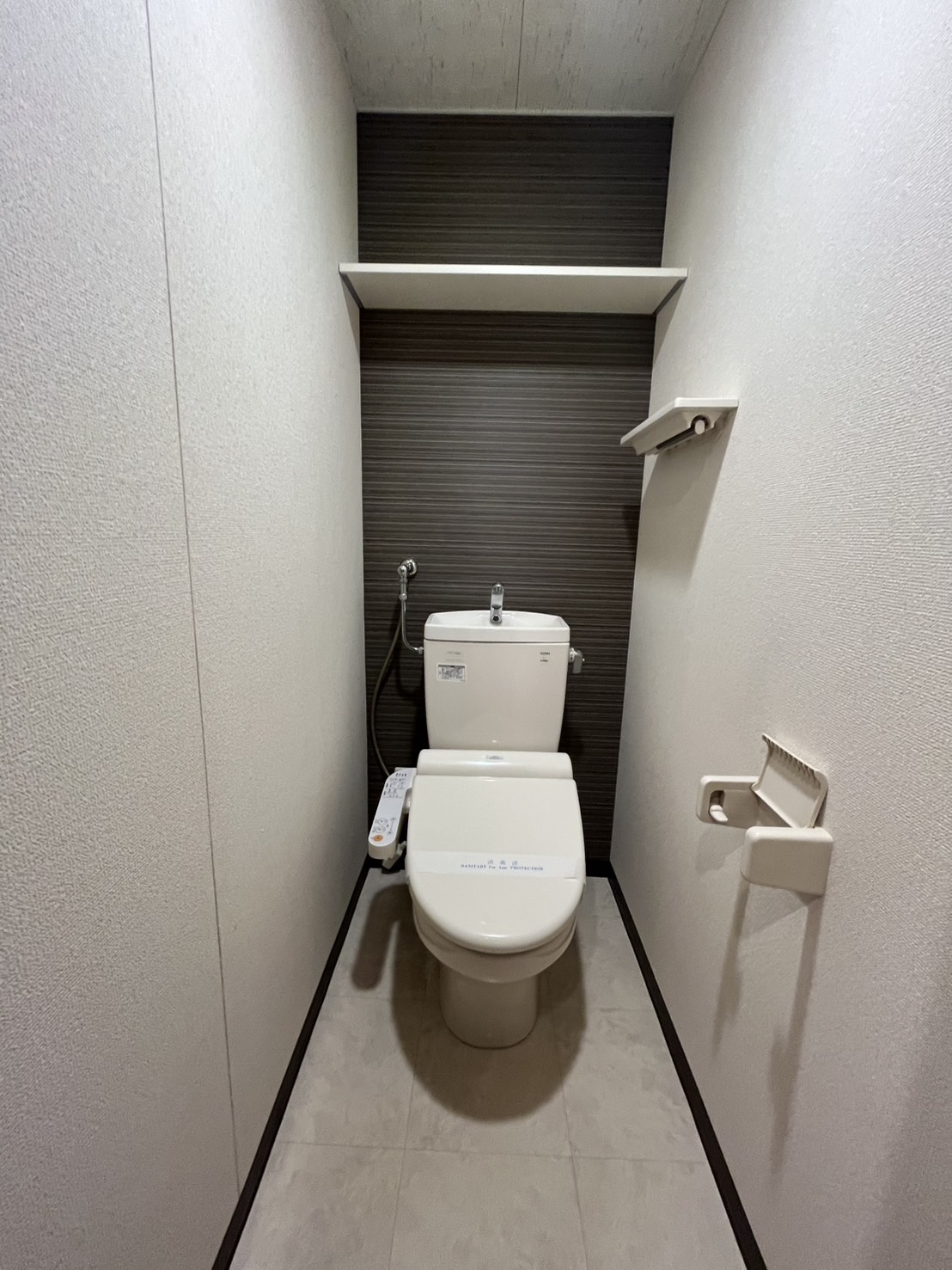 トイレ　他号室のお写真です。参考にご覧ください。