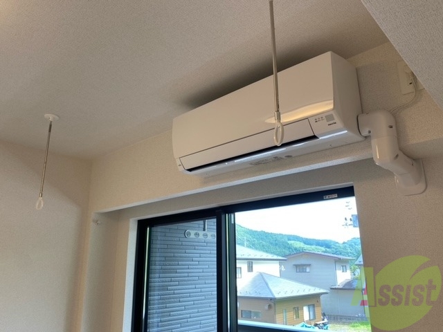 その他設備　エアコンはお部屋の角に、室温調整はおまかせ