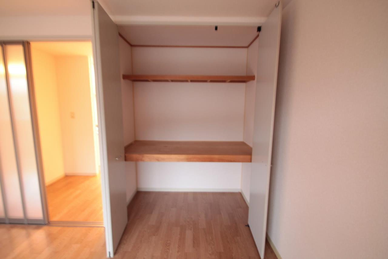 収納　3段に分かれている収納棚が便利ですよね。