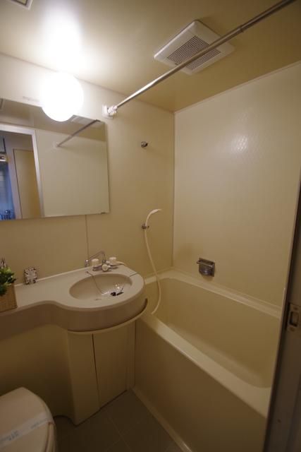 バス・シャワールーム　★清潔感のある浴室★