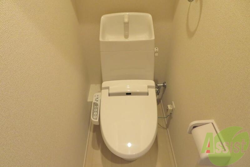 トイレ　シャワートイレが標準装備されております。これは嬉しいですね