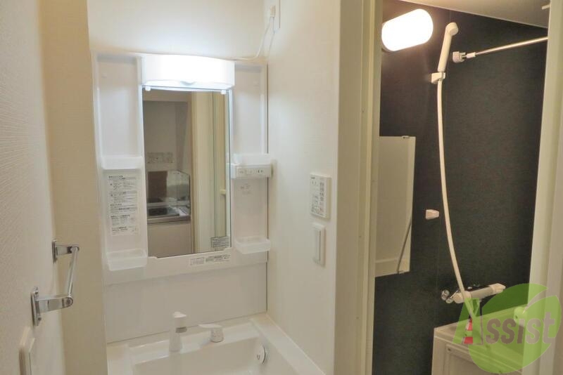 洗面設備　洗面台も独立しております。脱衣所付きになっておりまーす