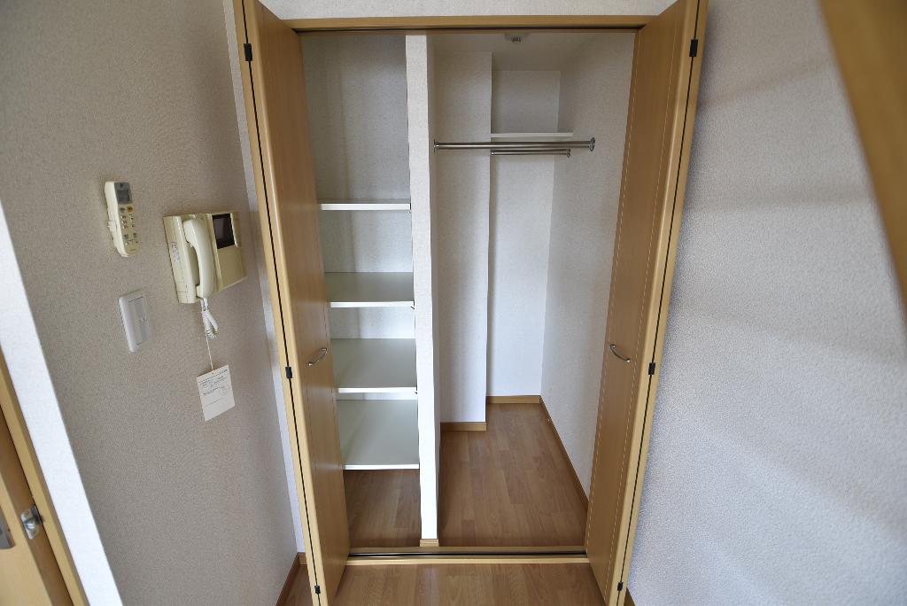 収納　クローゼット