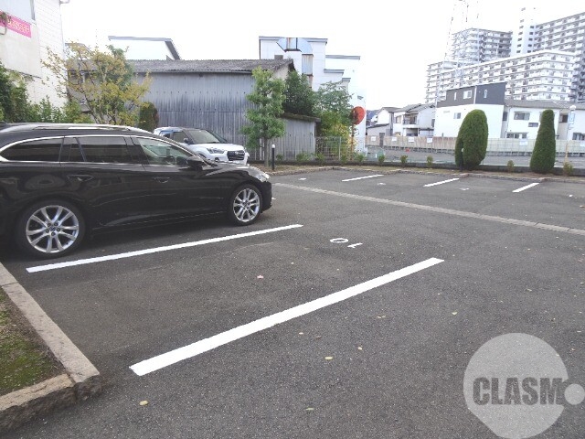 駐車場　敷地内駐車場