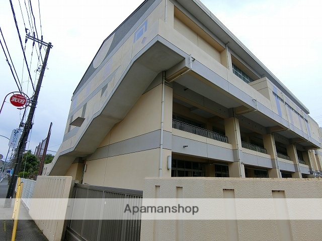 小学校　横浜市立中丸小学校（小学校）まで753m