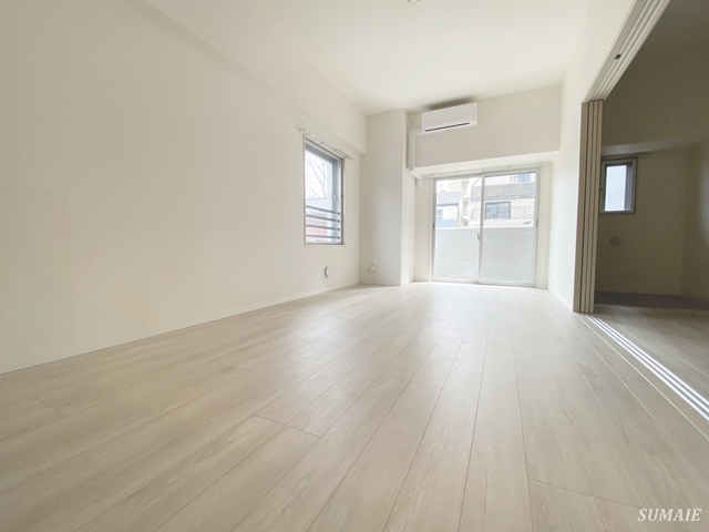 居室・リビング　人気のホワイトフローリング☆