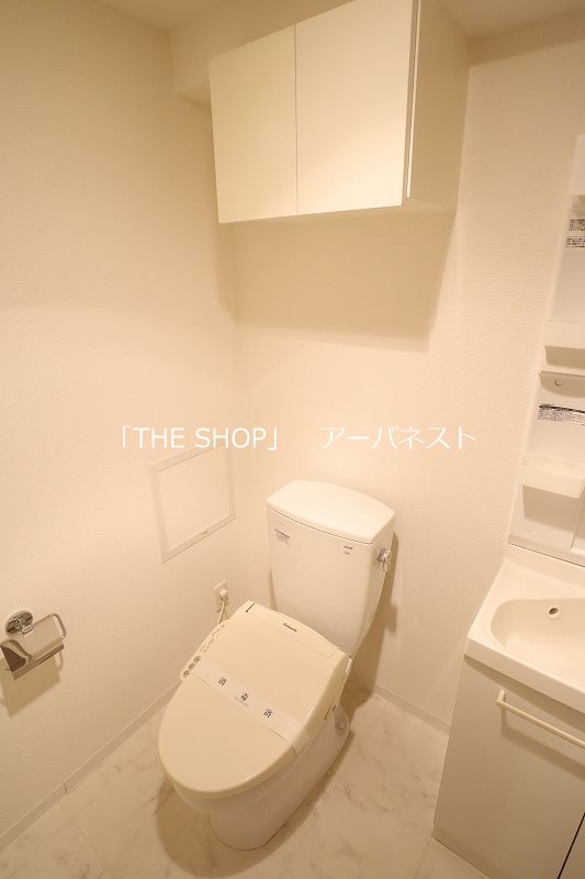トイレ　ウォシュレット付き