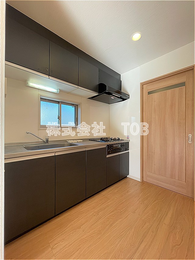 キッチン　ガス3口グリル付き※クリーニング完了前※