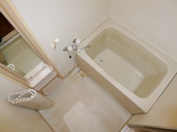 バス・シャワールーム　シンプルで機能的なユニットバスです