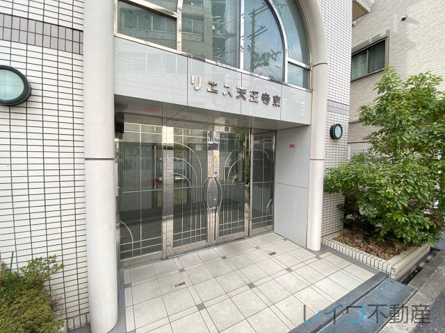 エントランス　建物の内部です