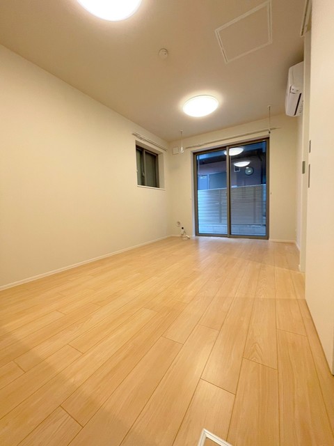 居室・リビング　★明るいフローリングの角部屋です★