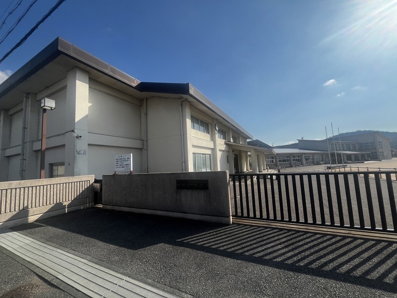 小学校　小野市立来住小学校（小学校）まで749m