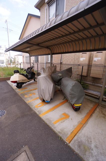 その他共有部分　バイク置き場は２，２００円／月です。