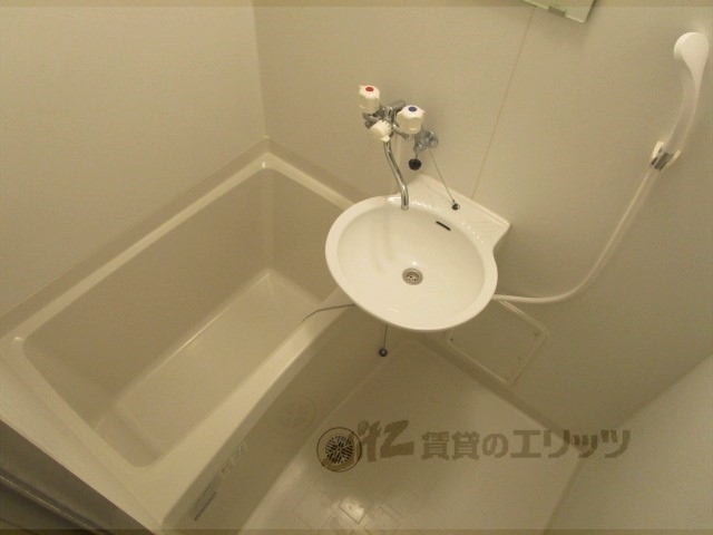 バス・シャワールーム　バス