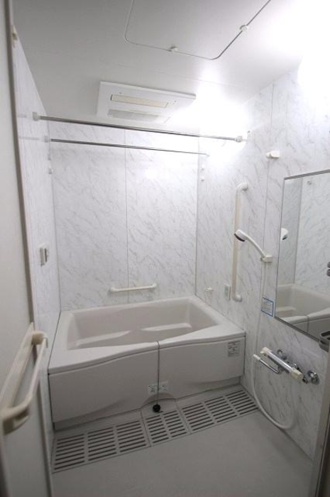 バス・シャワールーム　バス