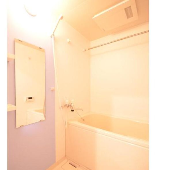 バス・シャワールーム　ゆったり過ごせるお風呂です