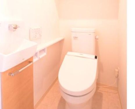 トイレ　ゆったりとした空間のトイレです