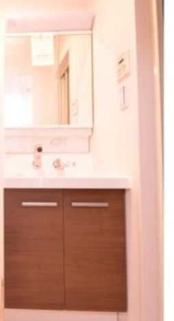 洗面設備　脱衣スペースもあります