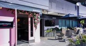 飲食店　ROSETIQUE CAFE supported by Ne（飲食店）まで958m