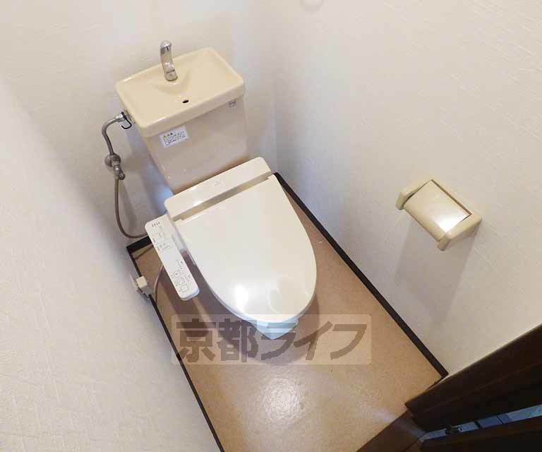 トイレ　ウォシュレット付きです