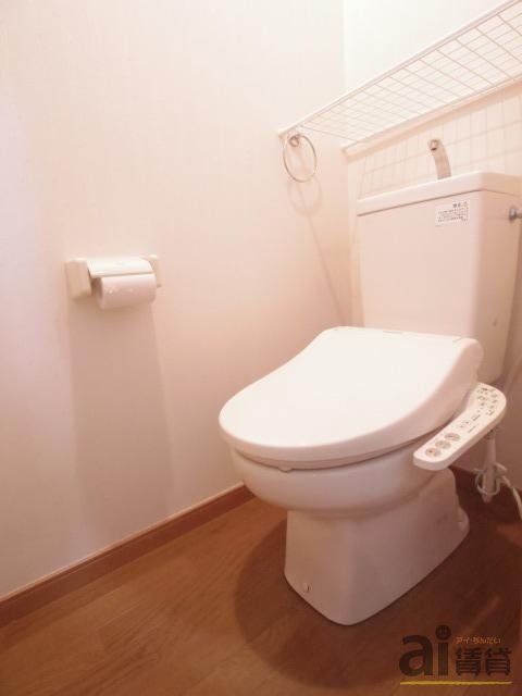 トイレ　※別号室写真です。