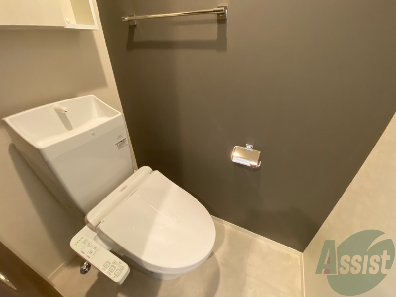 トイレ　嬉しいウォシュレット機能付きです。シャワートイレは便利ですね