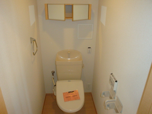 トイレ　シャワー付きトイレ