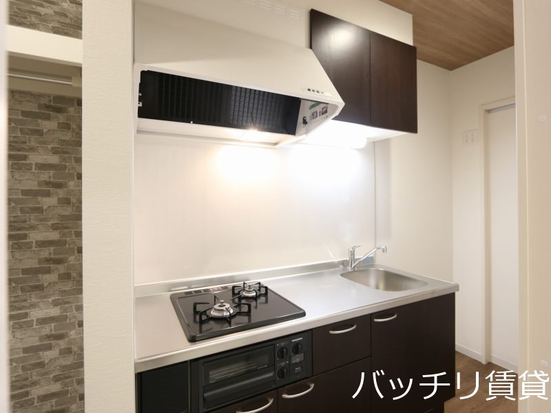 キッチン　別号室写真の為、現況を優先致します。