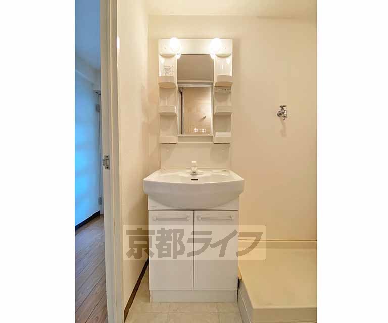 洗面設備　洗面台です