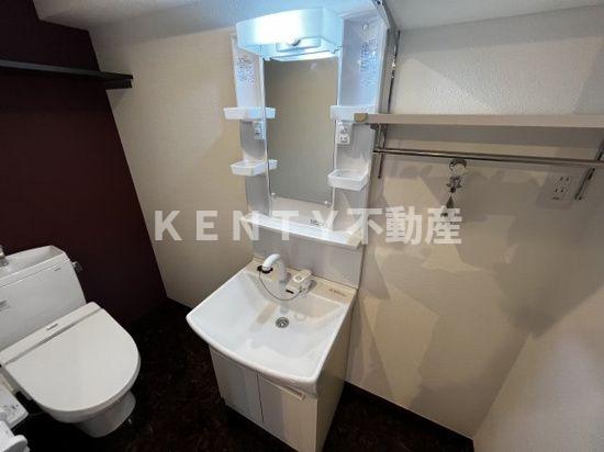 洗面設備　脱衣スペースもあります