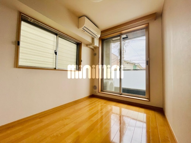 居室・リビング　東向きのフローリングのお部屋です☆