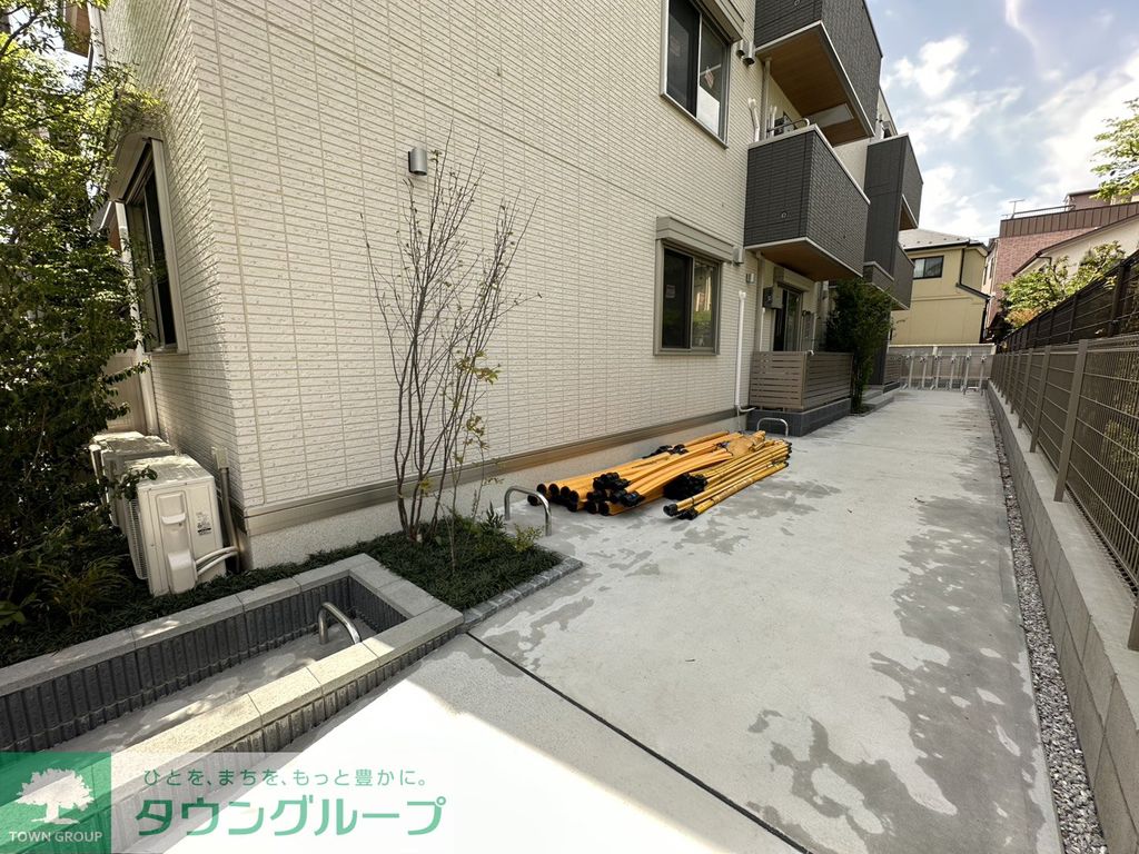 エントランス　駐車場