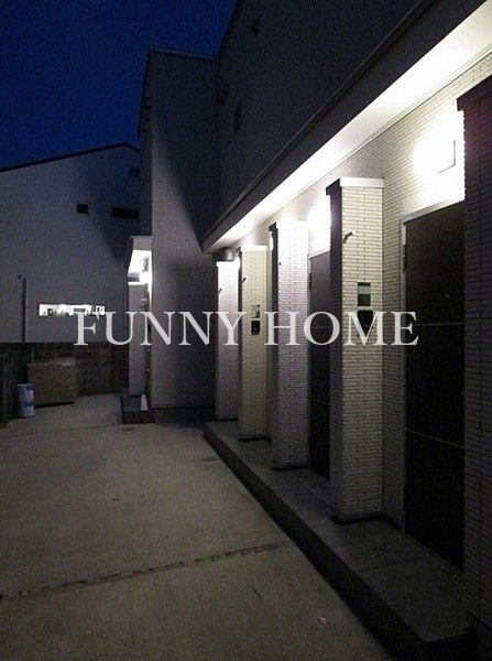 建物外観　夜のライトアップもおしゃれ♪