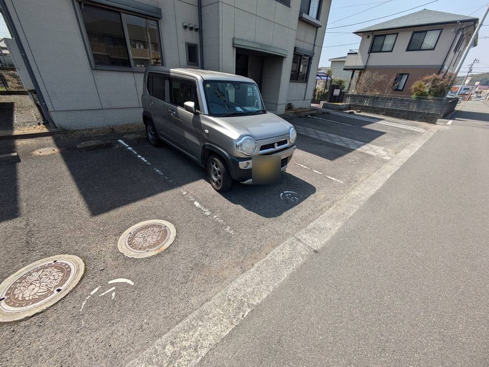 駐車場　駐車場