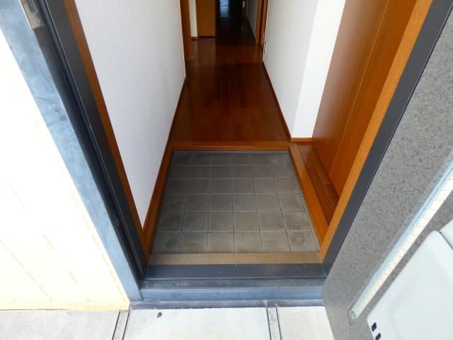 玄関　301
