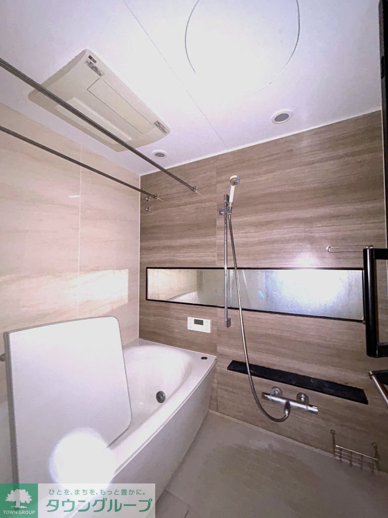 バス・シャワールーム　浴室乾燥機、追い焚き機能付バス（クリーニング前）